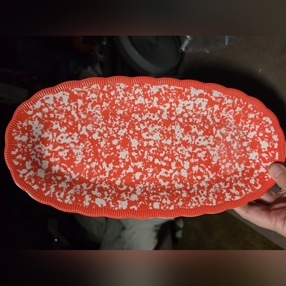 Pioneer Woman coral and White Country Splatter Oval Platter w/scalloped edges.